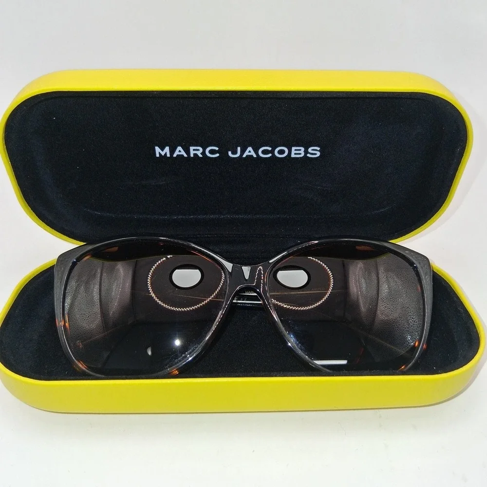 Marc Jacobs THE MARC JACOBS Women's Cat Eye Sunglasses Black Tinted w/ Case